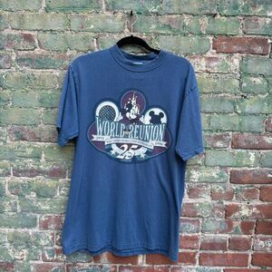 Vintage 1996 Disney T Size Medium Crewneck World Reunion Disneyworld Mickey‎ Inc